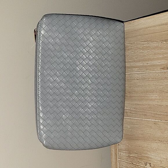 House of Harlow 1960 Blue Vegan Zip Cosmetic Case Bag - Picture 1 of 8